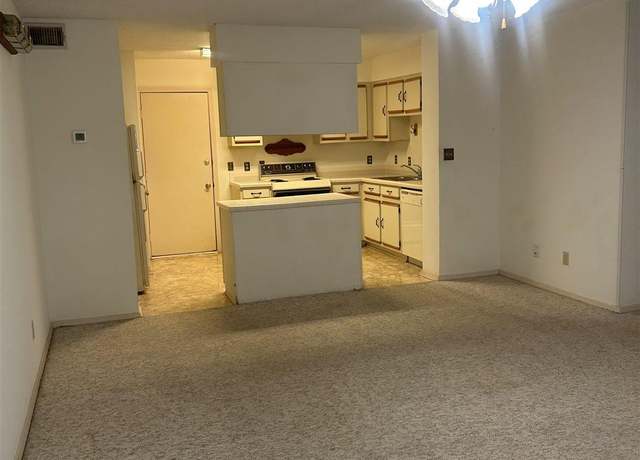 Property at 5001 Grande Dr #812, Pensacola, FL 32504, 2 beds, 2 baths
