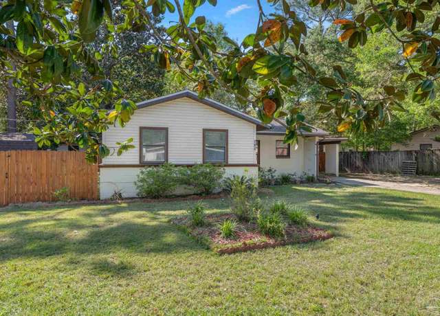 Property at 702 Beauvais Rd, Pensacola, FL 32505, 3 beds, 1 bath