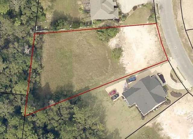 Property at 5728 Highland Lake Dr, Milton, FL 32583
