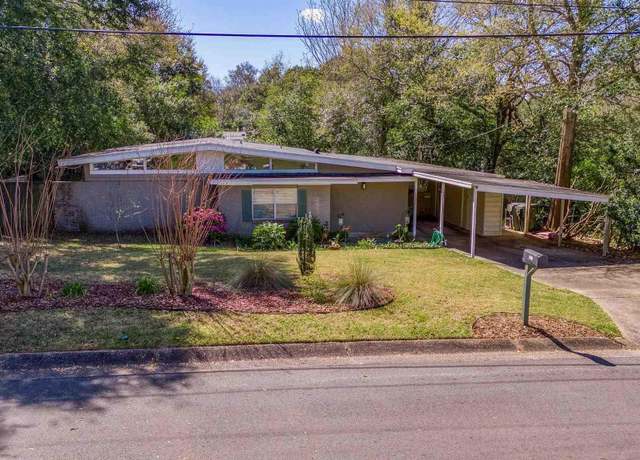 Property at 921 Lagoon Dr, Pensacola, FL 32505, 3 beds, 1.5 baths