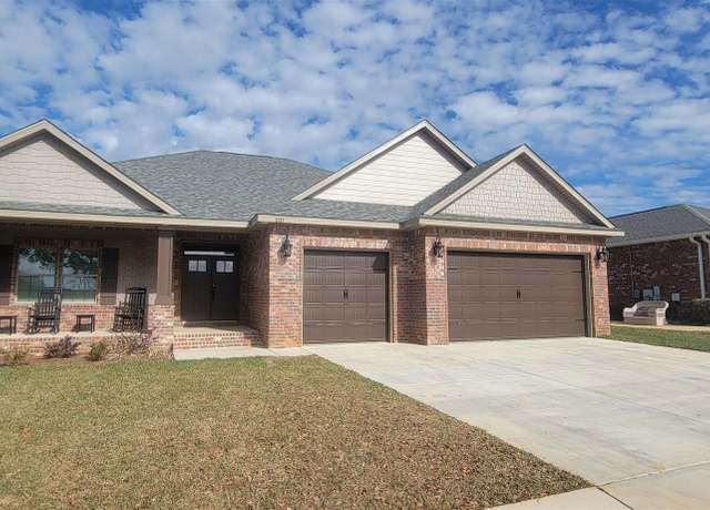 Property at 5710 Highland Lake Dr, Milton, FL 32583, 5 beds, 3 baths