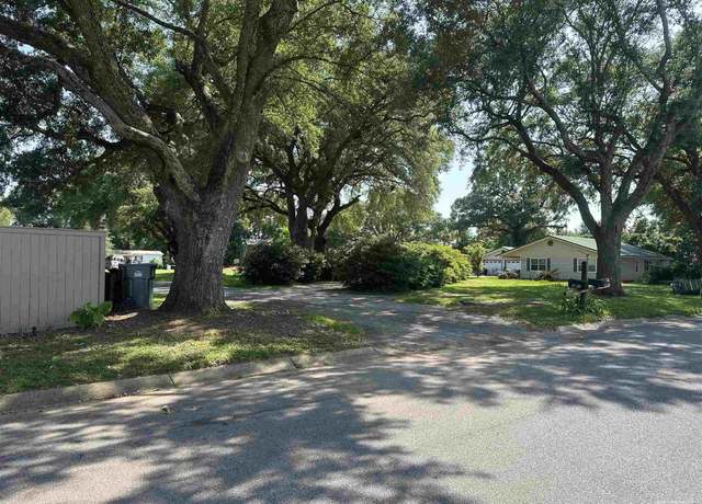 Property at 2939 Sundance Ln, Cantonment, FL 32533, 3 beds, 2 baths