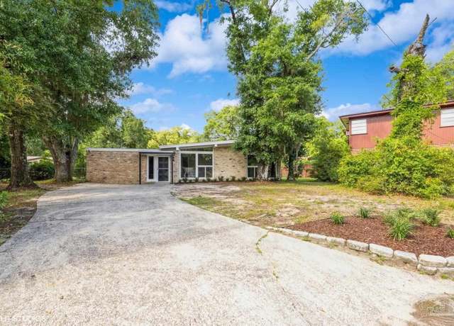 Property at 6463 Barnes St, Milton, FL 32570, 3 beds, 2 baths