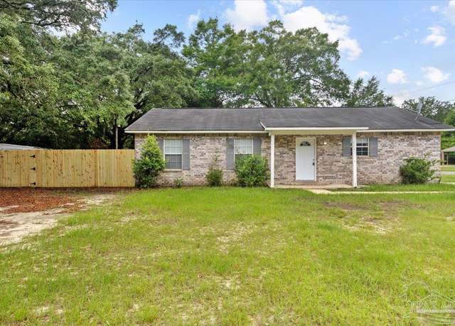 Property at 726 Alfonso St, Pensacola, FL 32505, 3 beds, 2 baths