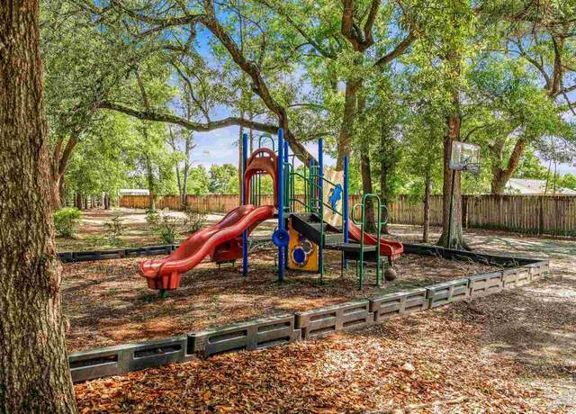 Property at 4901 Skipper Ln, Pace, FL 32571, 3 beds, 2.5 baths