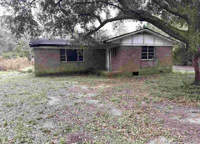 Property at 9985 Paws Rd, Milton, FL 32570, 3 beds, 2 baths