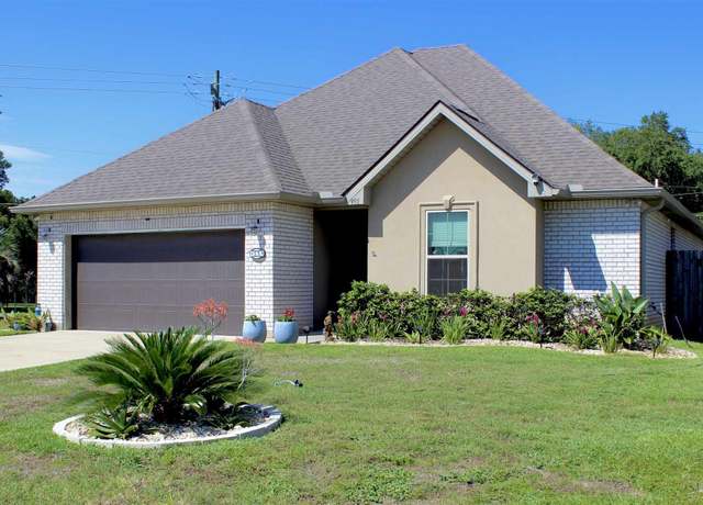 Property at 9511 Crimson Pointe Cir, Pensacola, FL 32526, 3 beds, 2 baths