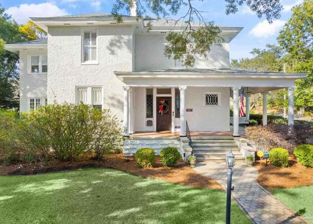 Property at 300 W Gonzalez St, Pensacola, FL 32501, 4 beds, 3.5 baths