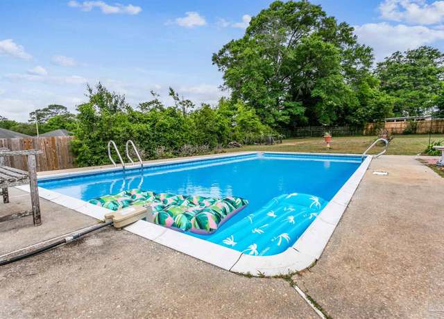 Property at 5431 Westwood Dr, Milton, FL 32570, 4 beds, 2 baths