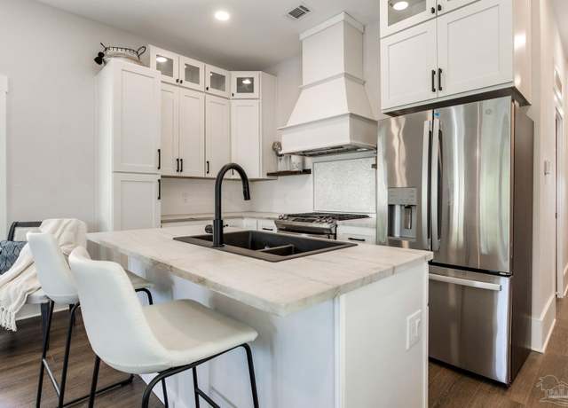 Property at 1206 N 7th Ave, Pensacola, FL 32503, 2 beds, 2 baths