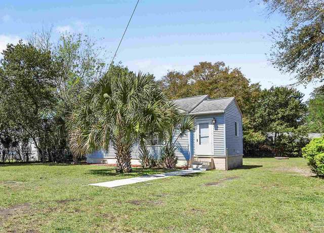 Property at 14 Marine Dr, Pensacola, FL 32507, 2 beds, 1 bath