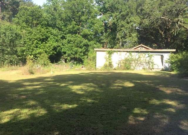 Property at 2150 Academy Dr, Pensacola, FL 32514, 3 beds, 2 baths