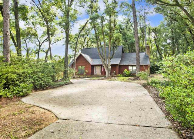 Property at 2821 Mandeville Ln, Pensacola, FL 32526, 4 beds, 2.5 baths