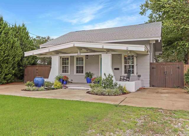 Property at 1618 E Lee St, Pensacola, FL 32503, 3 beds, 2.5 baths
