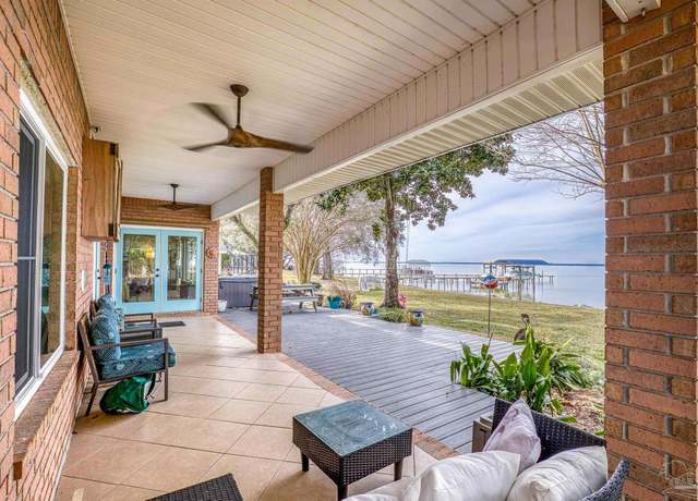 Property at 2704 Sunrunner Ln, Gulf Breeze, FL 32563, 3 beds, 3.5 baths