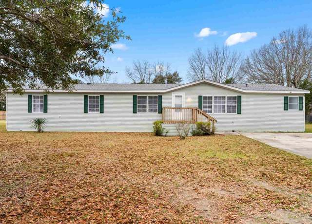 Property at 5539 Big Toe Cir, Pensacola, FL 32526, 5 beds, 2 baths