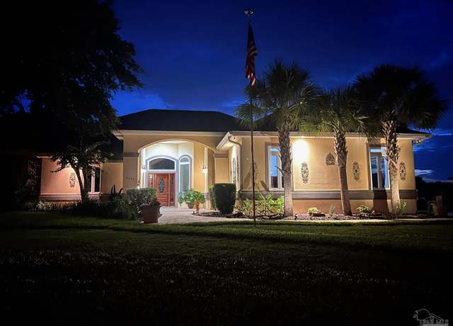 Property at 2515 Masters Blvd, Navarre, FL 32566, 4 beds, 2.5 baths