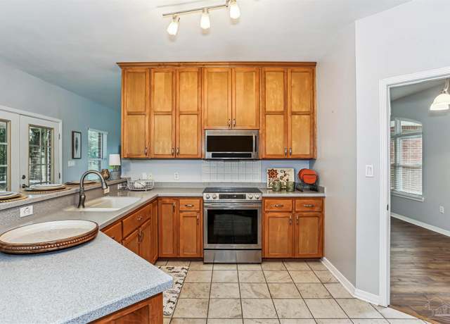 Property at 3640 Schifko Rd, Cantonment, FL 32533, 3 beds, 2.5 baths