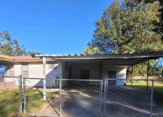 Property at 2004 Glenwood Ave, Pensacola, FL 32505, 3 beds, 1 bath