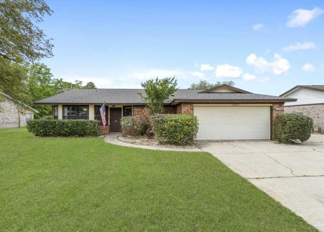 Property at 10827 Oak Valley Dr, Pensacola, FL 32506, 3 beds, 2 baths