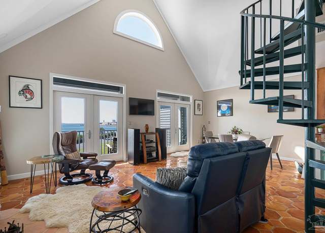 Property at 534 E Zaragoza St #7, Pensacola, FL 32502, 2 beds, 2 baths