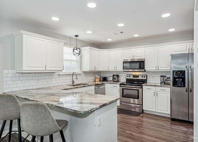 Property at 911 Vonna Jo Cir, Pensacola, FL 32506, 3 beds, 2 baths