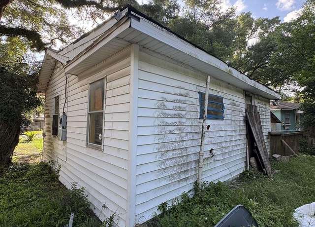Property at 1104 N Green St, Pensacola, FL 32505, 1 bed, 1 bath