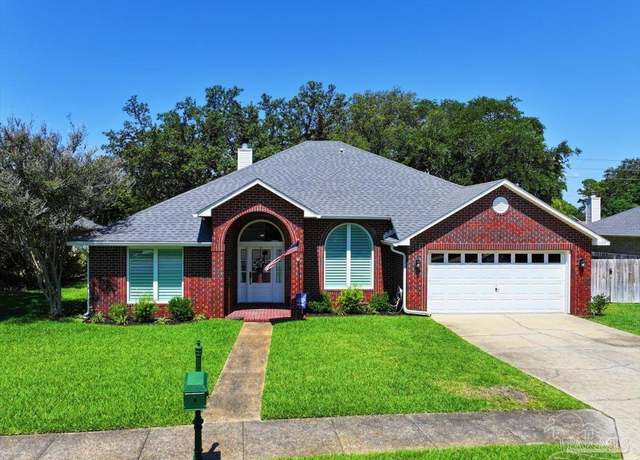 Property at 1107 Tiger Trace Blvd, Gulf Breeze, FL 32563, 4 beds, 2 baths