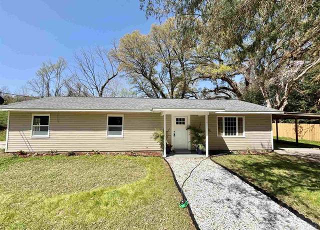Property at 8401 Sierra Echo Ln, Milton, FL 32583, 3 beds, 2 baths