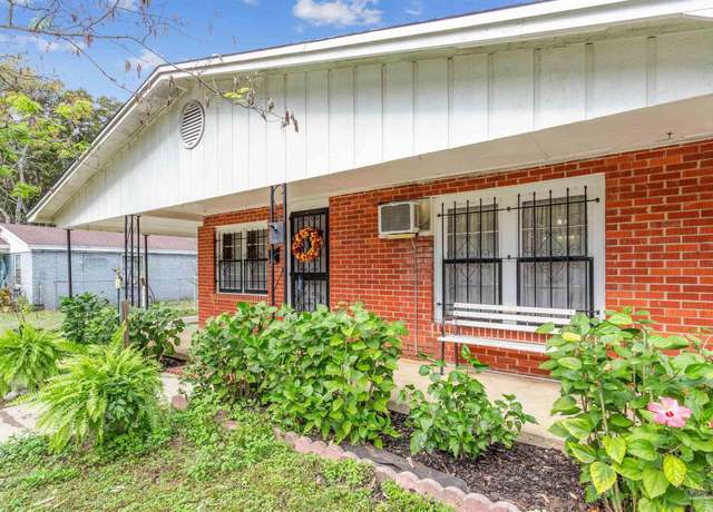 Property at 6598 Magnolia St, Milton, FL 32570, 3 beds, 1.5 baths