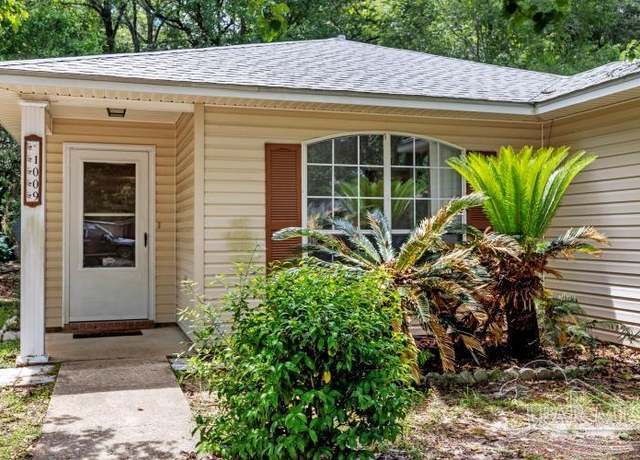 Property at 1009 Simpson St, Pensacola, FL 32526, 3 beds, 2 baths