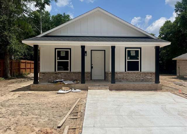 Property at 6276 Long St, Milton, FL 32570, 3 beds, 2 baths