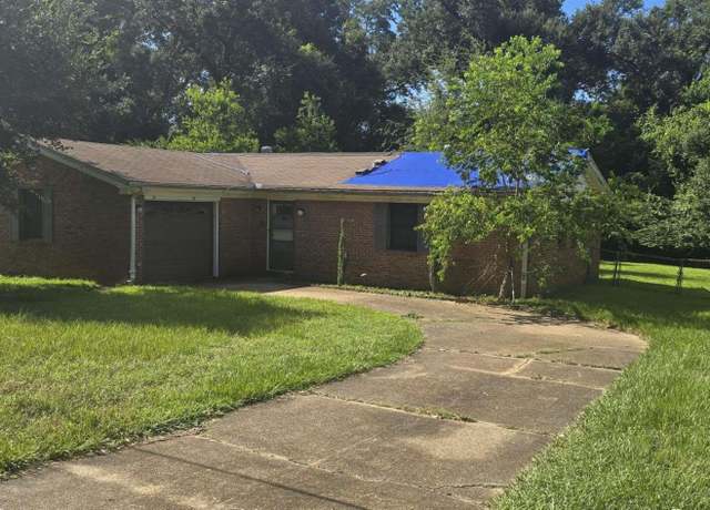 Property at 5855 Scotland Rd, Pensacola, FL 32526, 3 beds, 2 baths