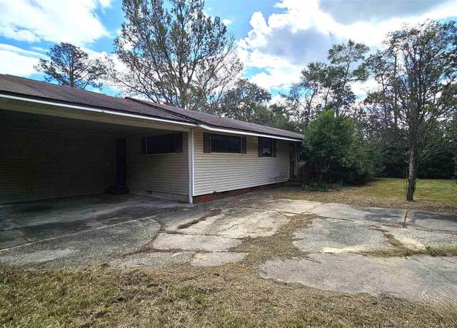 Property at 9652 Cove Ave, Pensacola, FL 32534, 4 beds, 3 baths