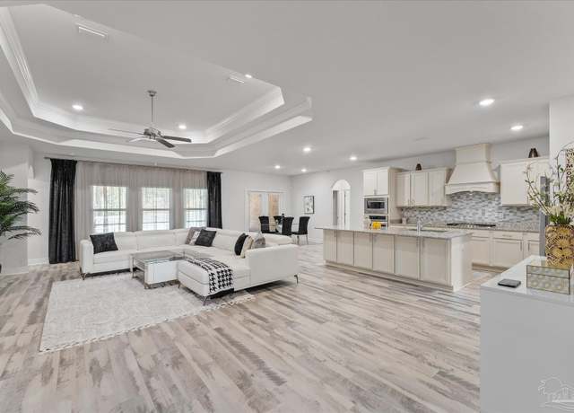 Property at 7942 Stream Ridge Rd, Pensacola, FL 32526, 5 beds, 3 baths