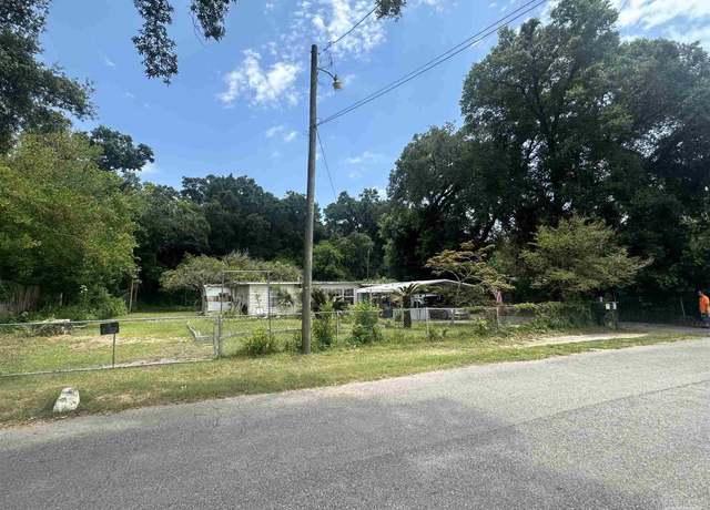 Property at 60 Murphy Ln, Pensacola, FL 32505, 4 beds, 1 bath