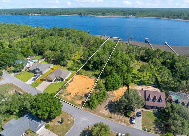 Property at 7956 Sleepy Bay Blvd, Navarre, FL 32566