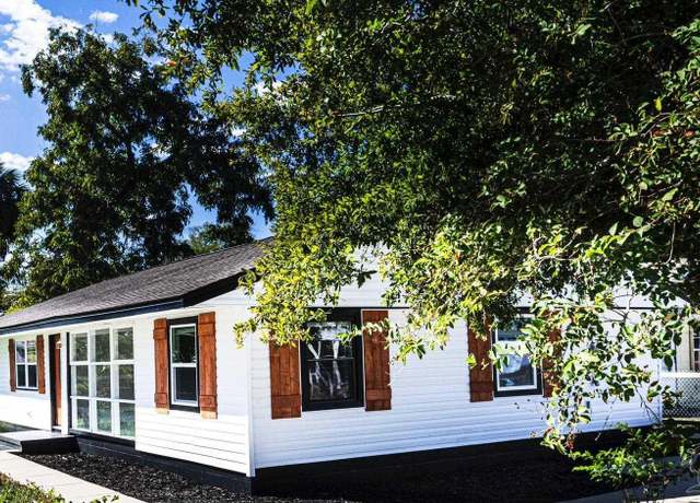 Property at 2403 N 7th Ave, Pensacola, FL 32503, 4 beds, 2 baths