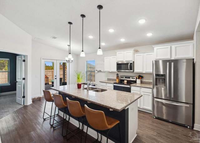 Property at 6236 Redberry Dr, Gulf Breeze, FL 32563, 3 beds, 2 baths