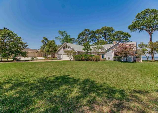 Property at 5202 Pale Moon Dr, Pensacola, FL 32507, 4 beds, 4 baths
