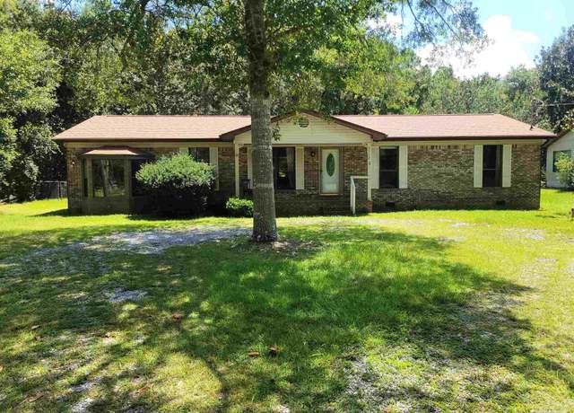 Property at 7112 Wells Ave, Navarre, FL 32566, 3 beds, 2 baths