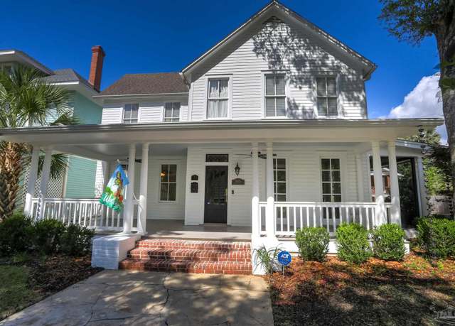 Property at 905 N Barcelona St, Pensacola, FL 32501, 6 beds, 4 baths