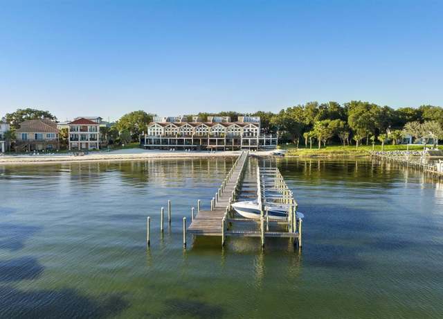 Property at 1191 Gulf Breeze Pkwy, Gulf Breeze, FL 32561, 4 beds, 3 baths