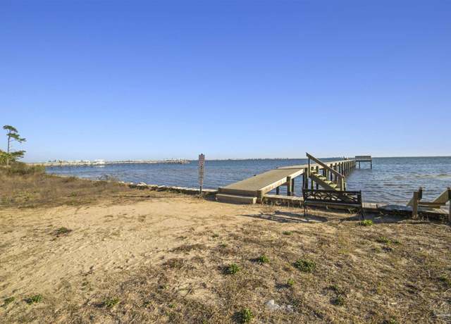 Property at 7140 Blue Jack Dr, Navarre, FL 32566, 4 beds, 2 baths