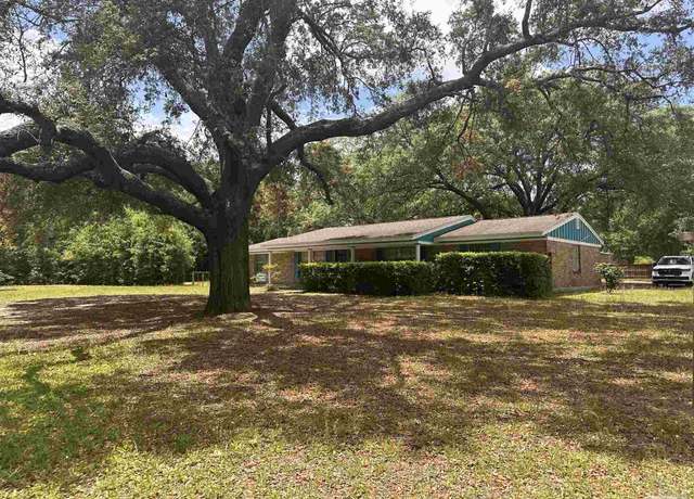 Property at 7675 Stark Ave, Pensacola, FL 32514, 3 beds, 2 baths