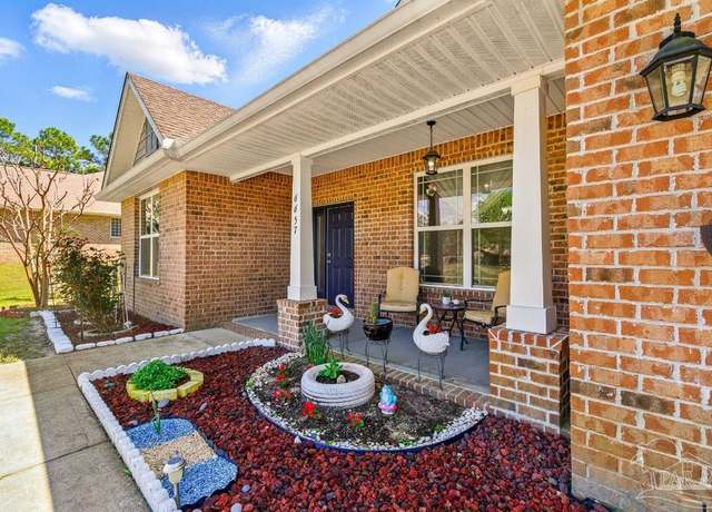Property at 6657 Leisure St, Navarre, FL 32566, 5 beds, 3 baths