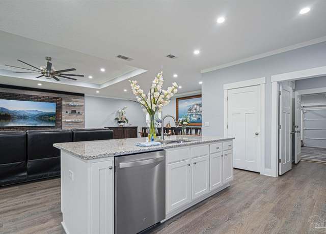 Property at 5984 Forest Bay Ave, Gulf Breeze, FL 32563, 4 beds, 3 baths