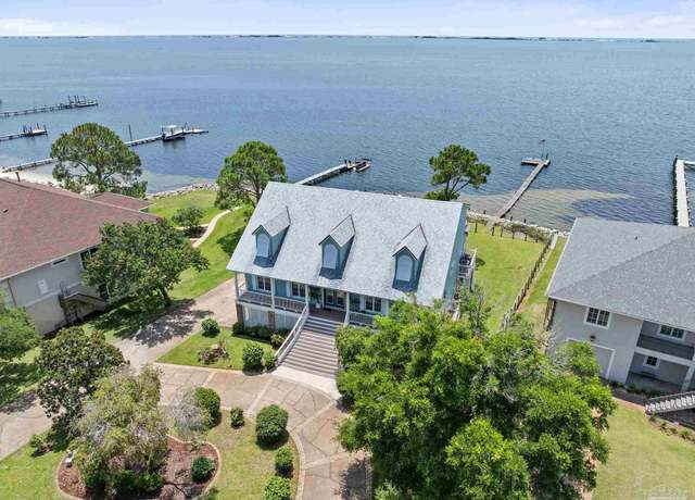 Property at 4757 Chinquapin Dr, Gulf Breeze, FL 32563, 5 beds, 3 baths