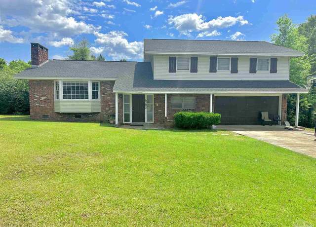 Property at 6702 White Oak Dr, Pensacola, FL 32506, 5 beds, 3 baths