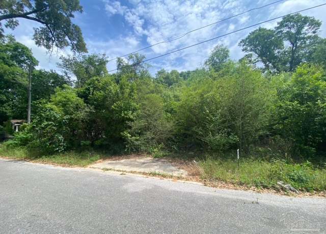 Property at 8652 Handicare St, Pensacola, FL 32514